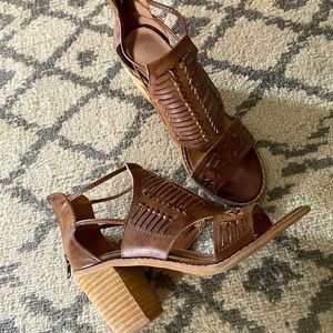 Brown block heel woven leather sandals